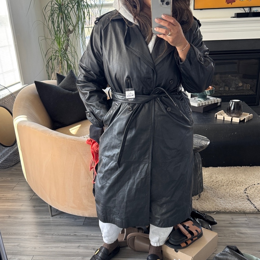 Wilson’s Black Leather Trench with Removale Thinsulate in a Petite L